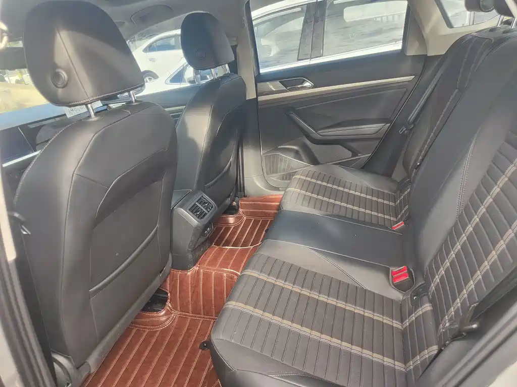 Volkswagen Lavida — миниатюра 5