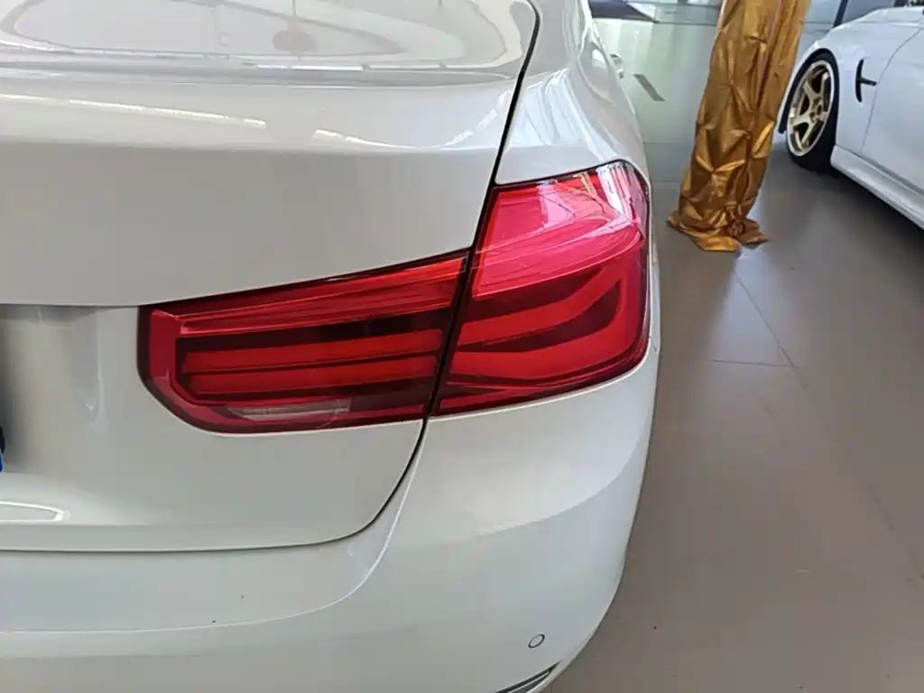 BMW 3 Series — миниатюра 8
