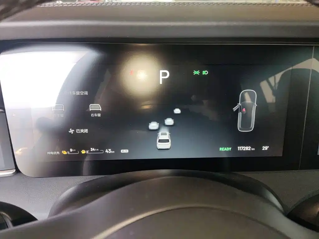 Li Auto Li ONE — миниатюра 12
