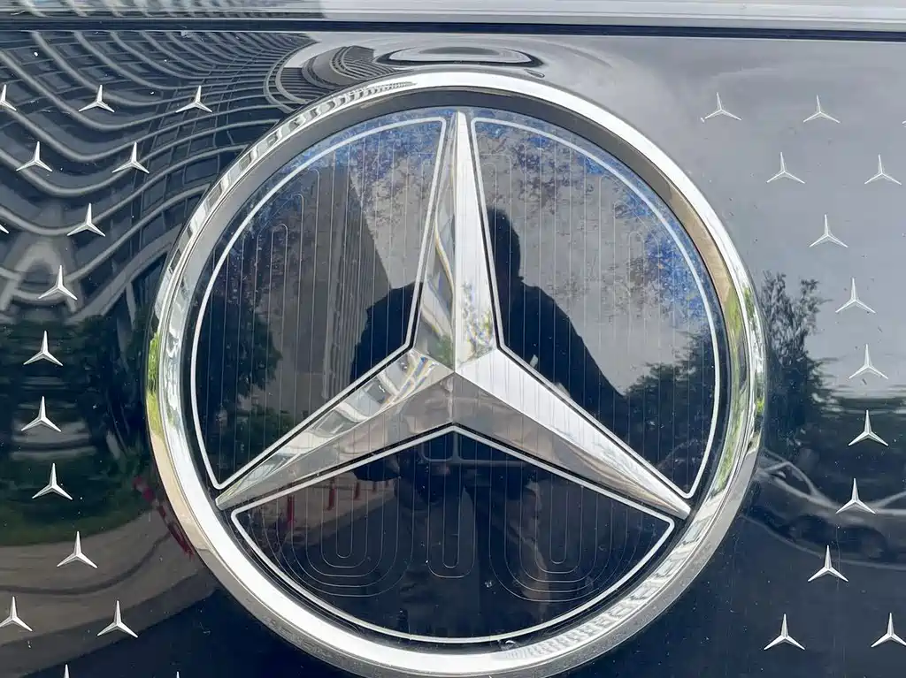 Mercedes-Benz EQE SUV — миниатюра 11