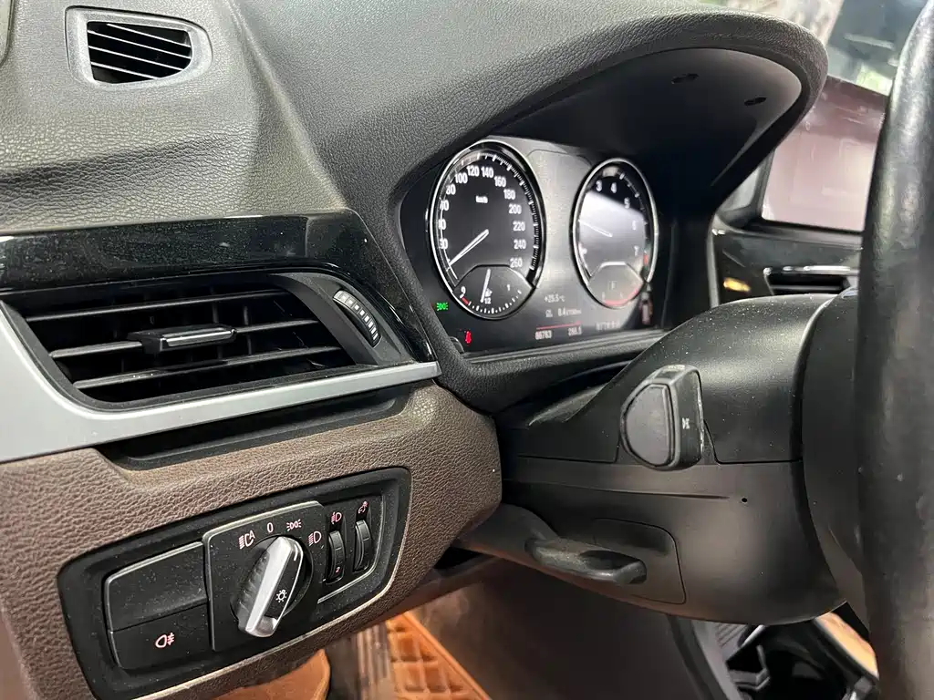 BMW X1 — миниатюра 15