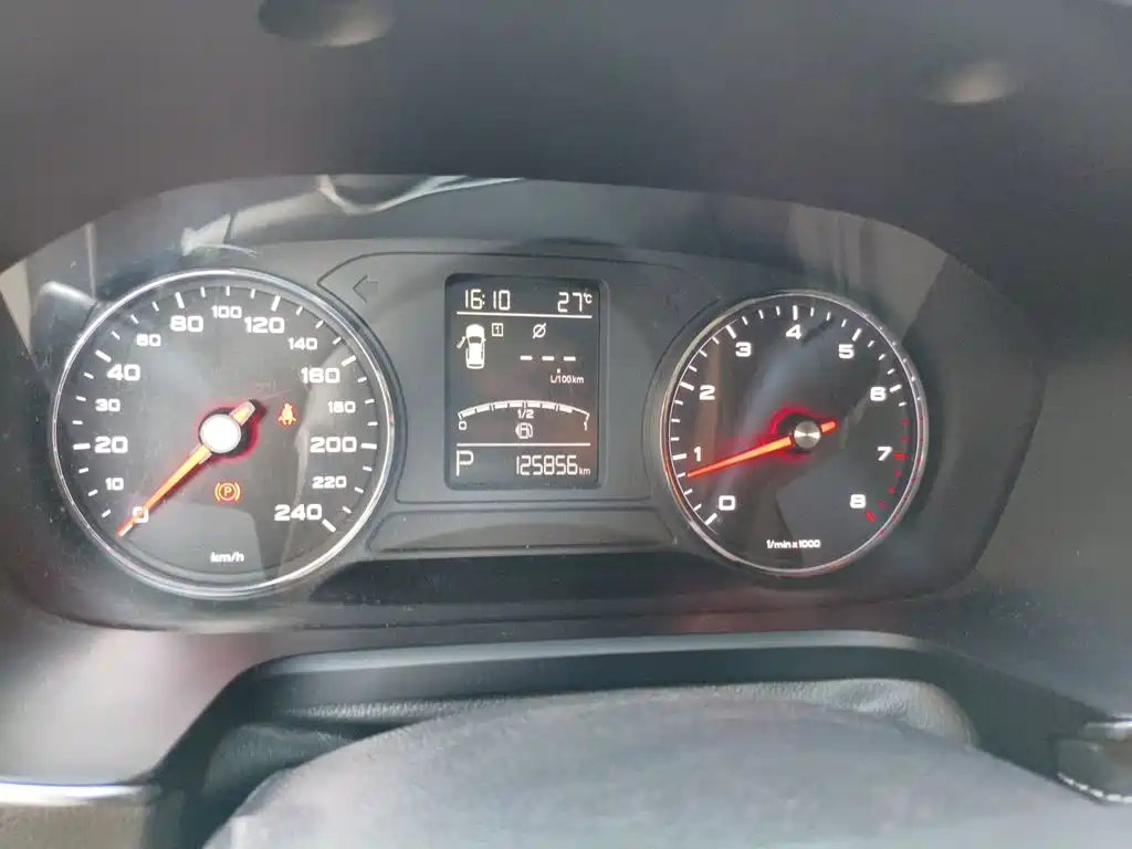 Roewe RX5 — миниатюра 7