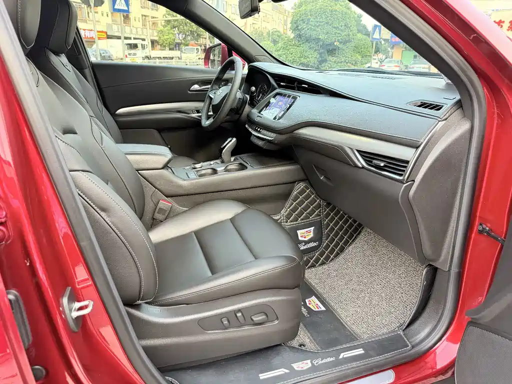 Cadillac XT4 — миниатюра 7