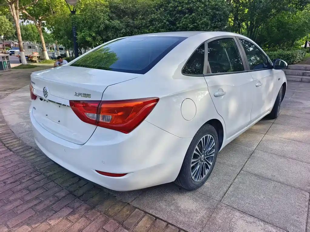 Buick Excelle — миниатюра 9