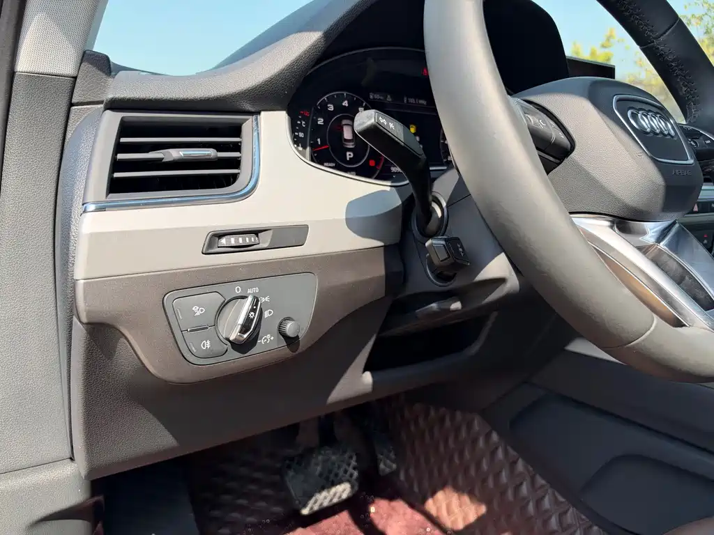 Audi Q7 — миниатюра 10