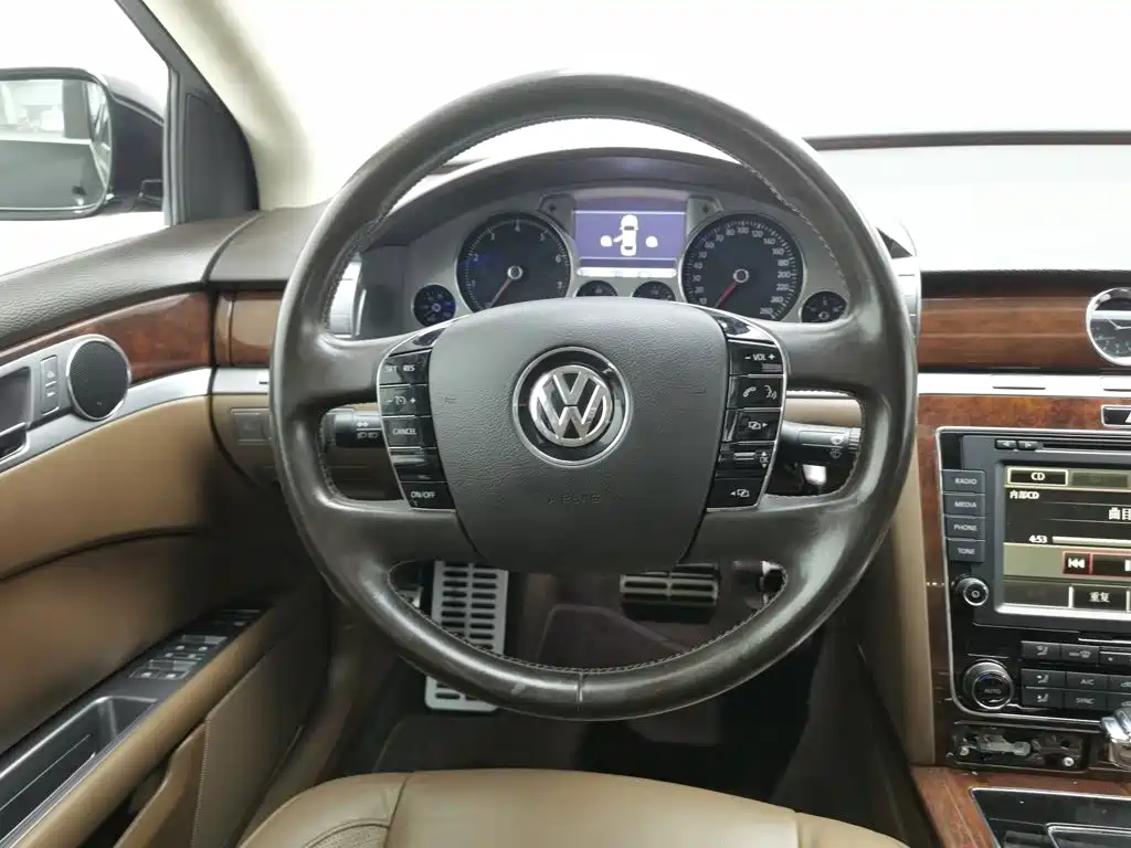 Volkswagen Phaeton — миниатюра 11