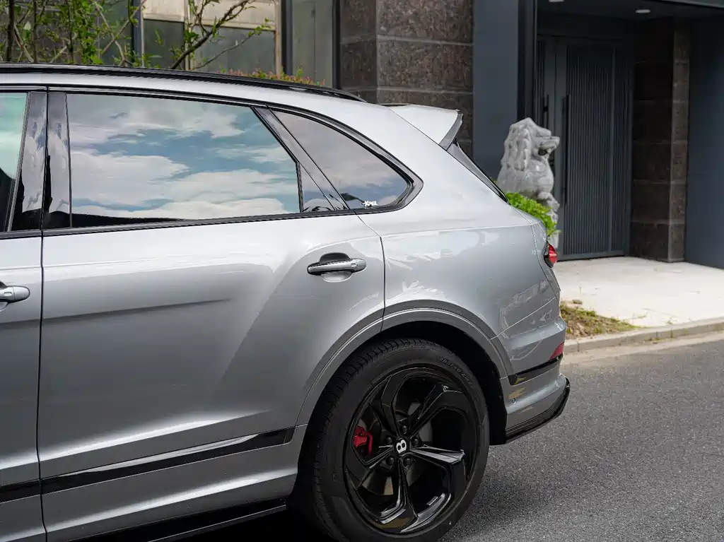 Bentley Bentayga — миниатюра 6