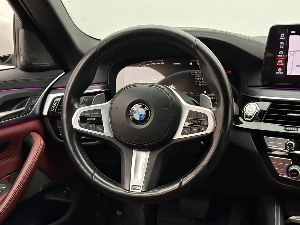 BMW 5 Series — миниатюра 12