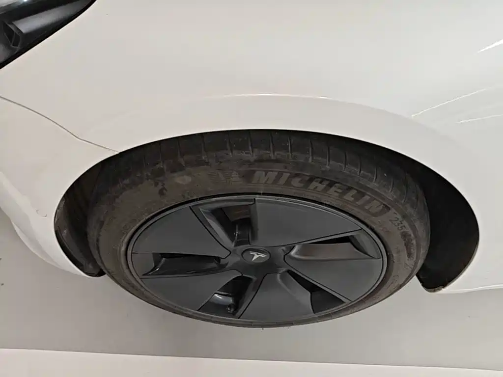Tesla Model 3 — миниатюра 23