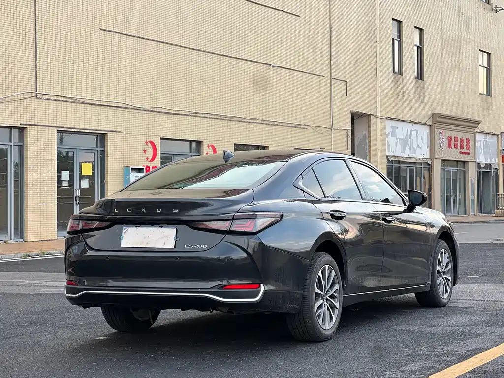 Lexus ES — миниатюра 5