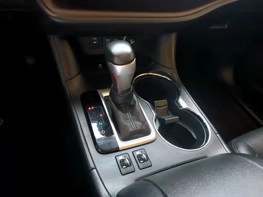 Toyota Highlander — миниатюра 14