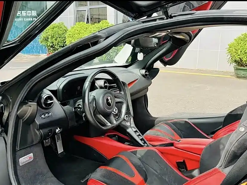 MCLAREN 720S