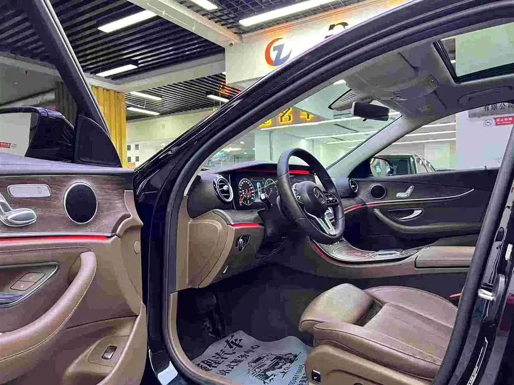 MERCEDES-BENZ E CLASS