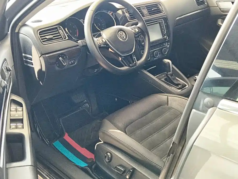 Volkswagen Sagitar — миниатюра 9