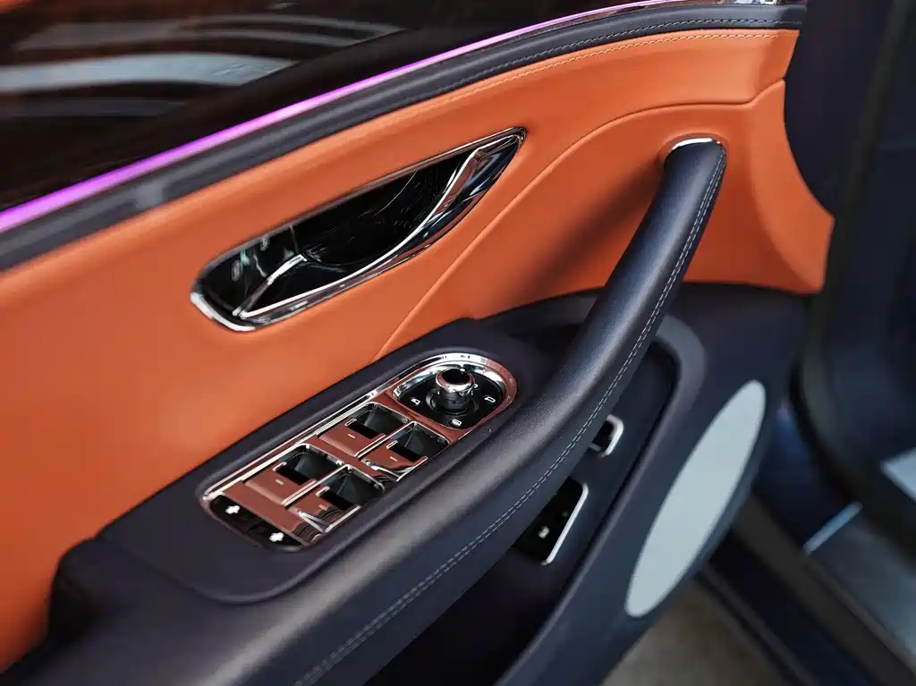 Bentley Flying Spur — миниатюра 16