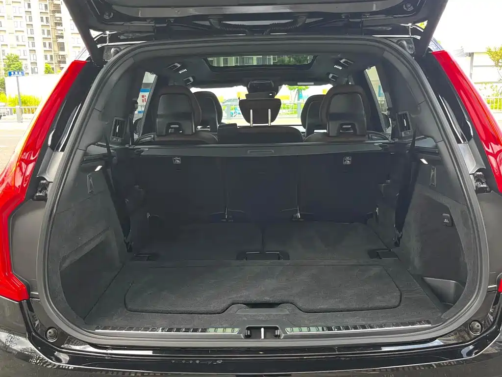 Volvo XC90 — миниатюра 11