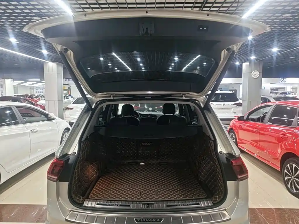 Volkswagen Tiguan L — миниатюра 19