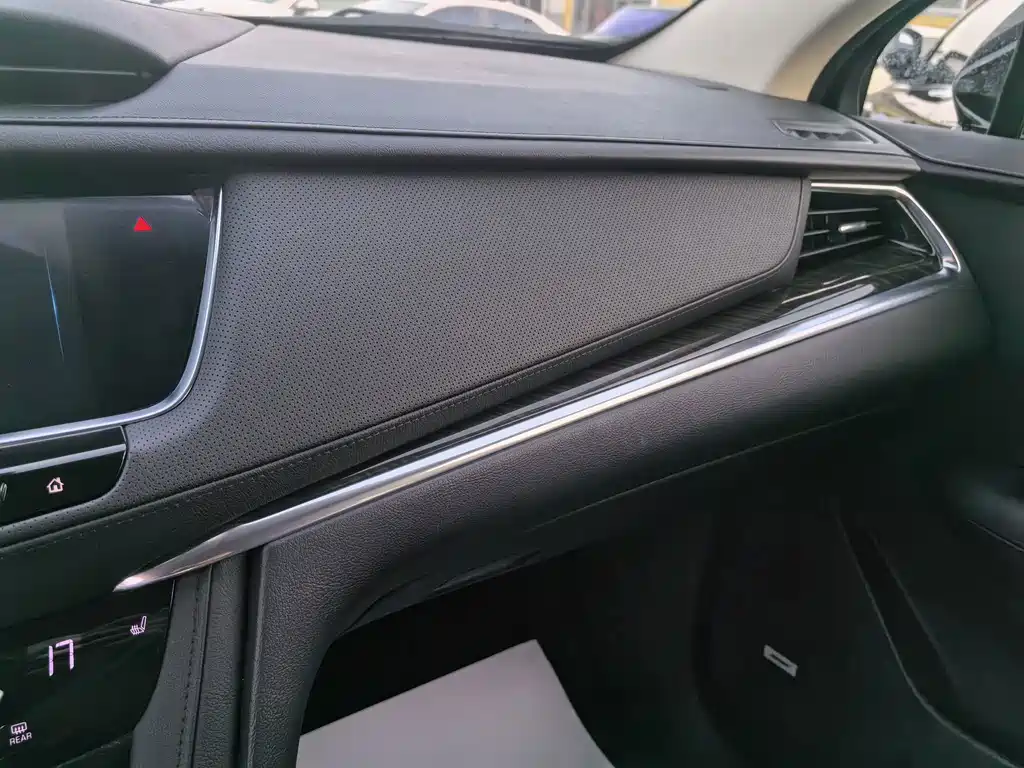 Cadillac XT5 — миниатюра 15