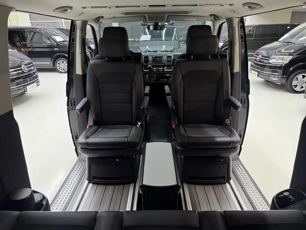 Volkswagen Multivan — миниатюра 10