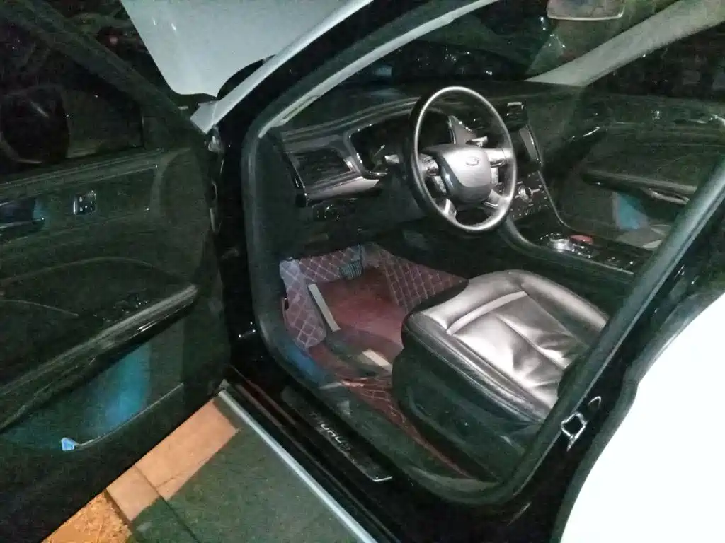 Ford Taurus — миниатюра 12