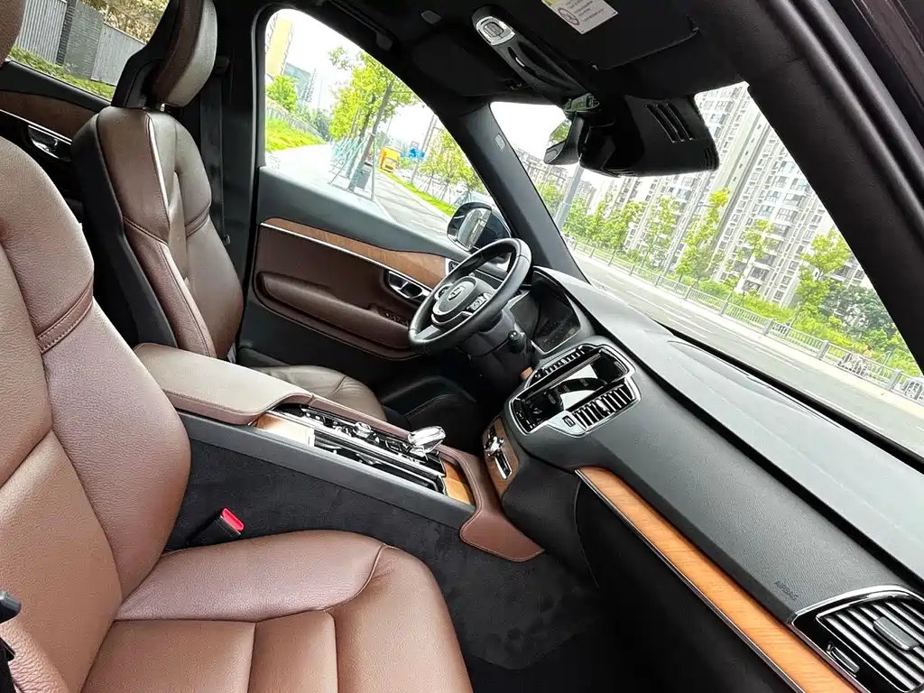 Volvo XC90 — миниатюра 5