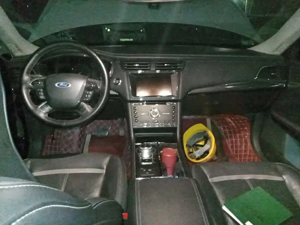 Ford Taurus — миниатюра 5