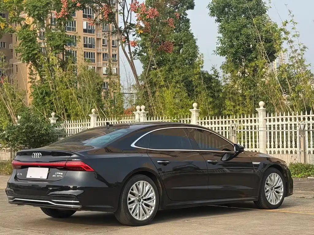 Audi A7L — миниатюра 9