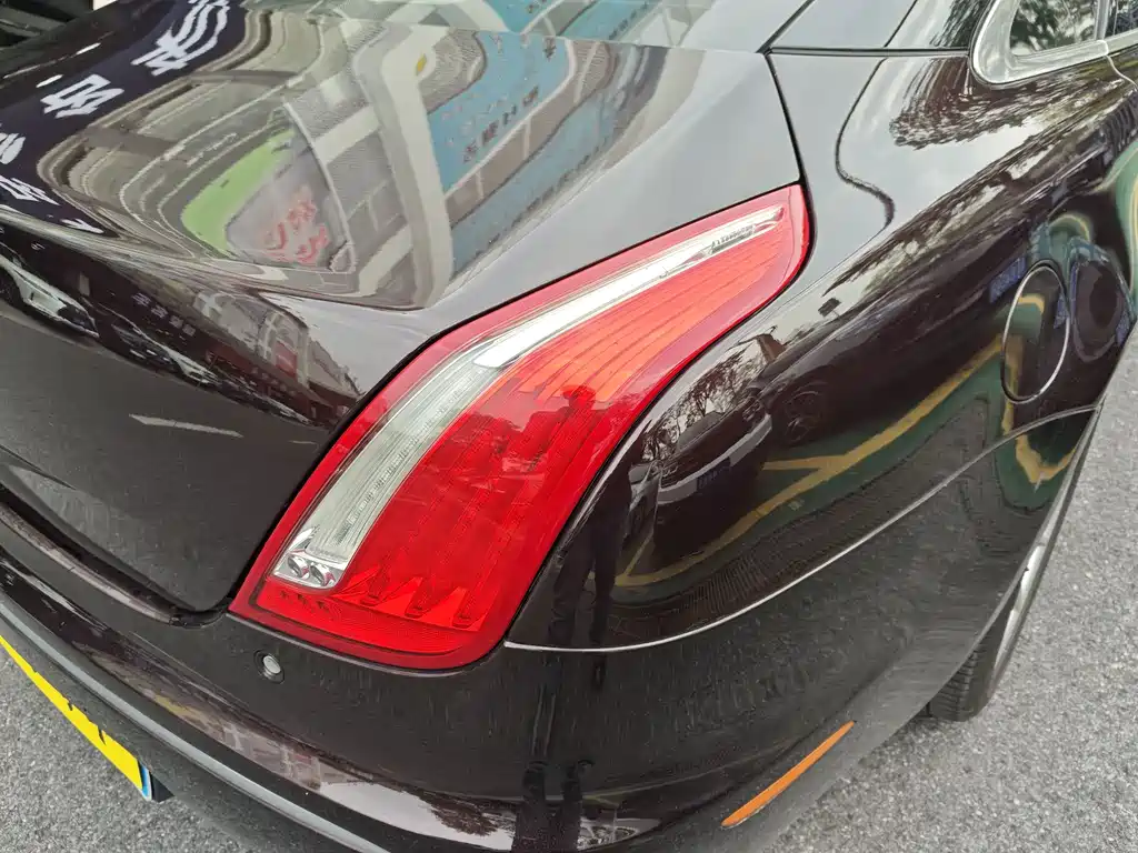 Jaguar XJ — миниатюра 29