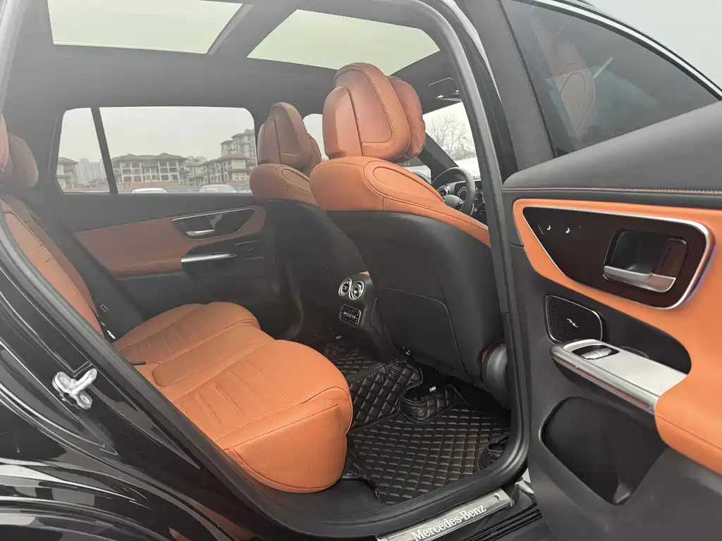 Mercedes-Benz GLC 2024 GLC 260 L 4MATIC 7 мест