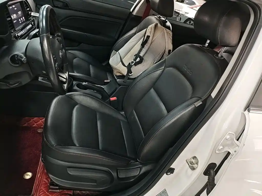 Hyundai Elantra — миниатюра 15