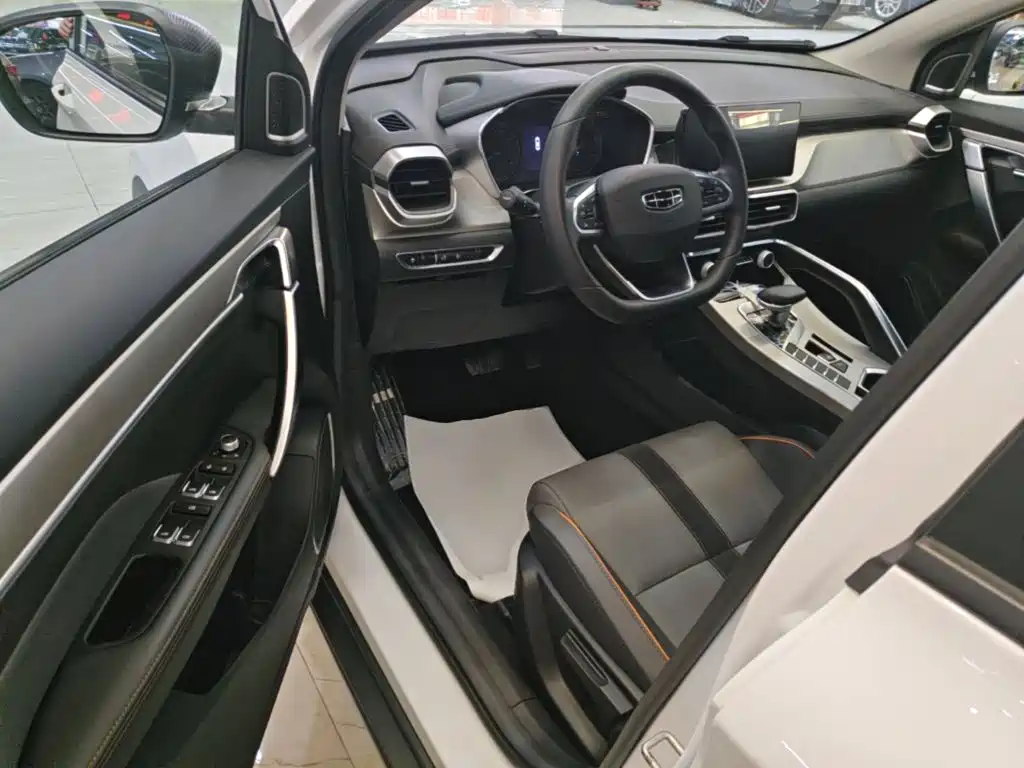Geely Binyue — миниатюра 16