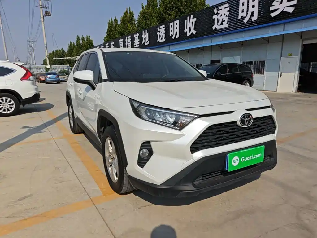 Toyota RAV4 — миниатюра 4