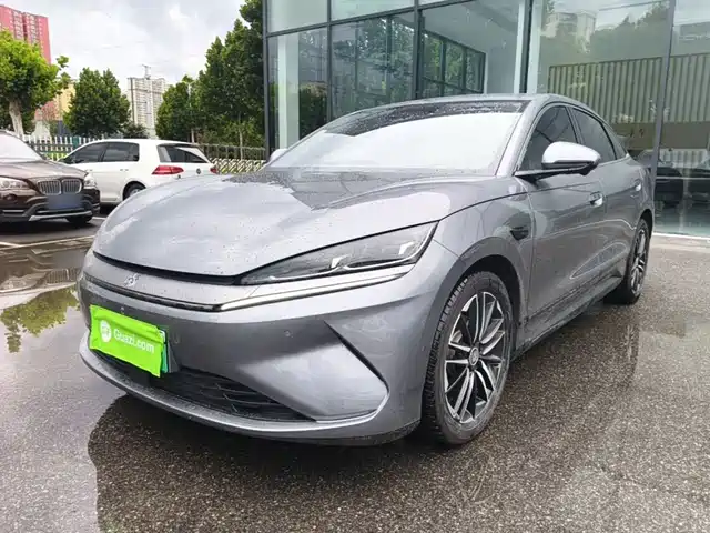2025 BYD Qin