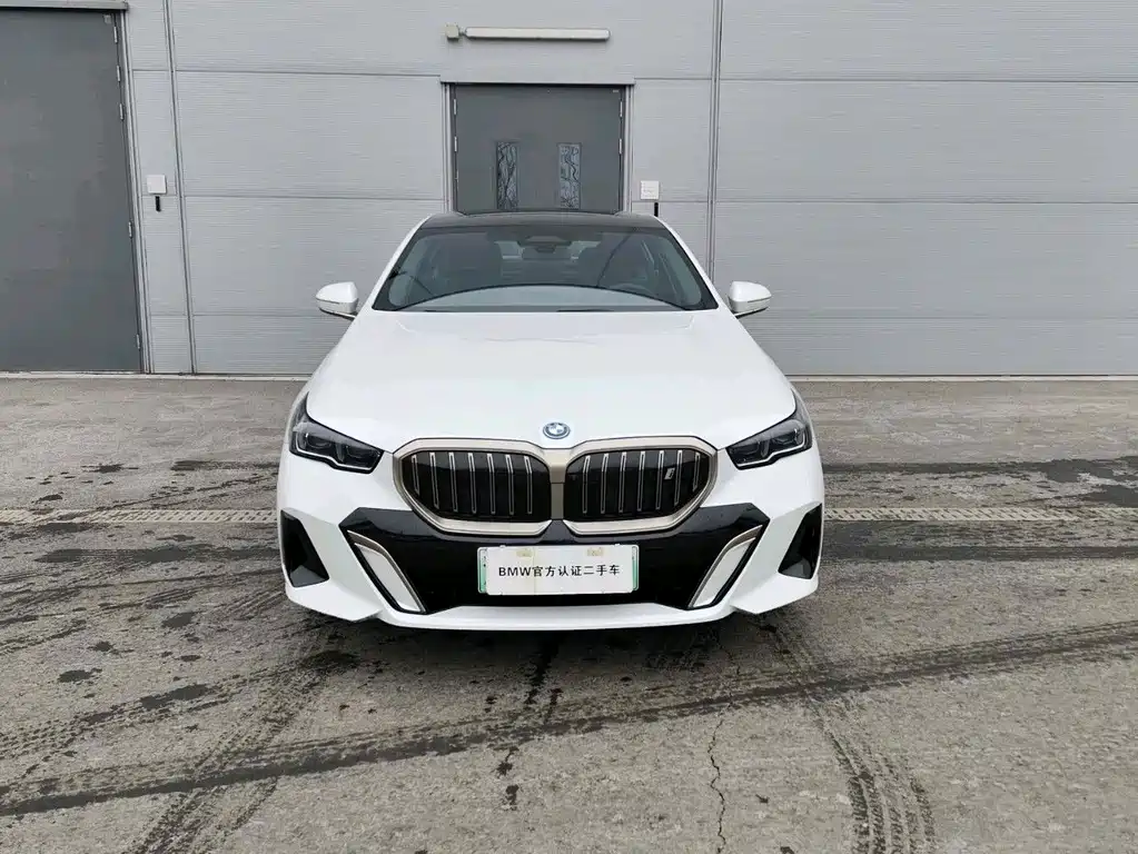 BMW I5