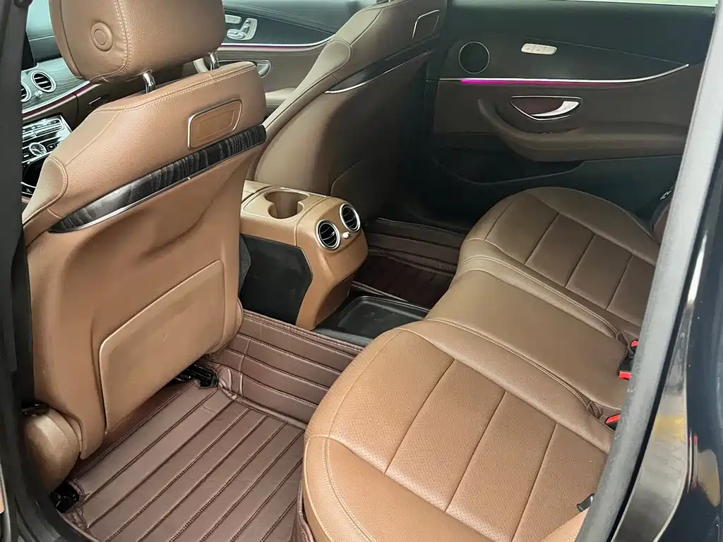 Mercedes-Benz E-Class — миниатюра 3