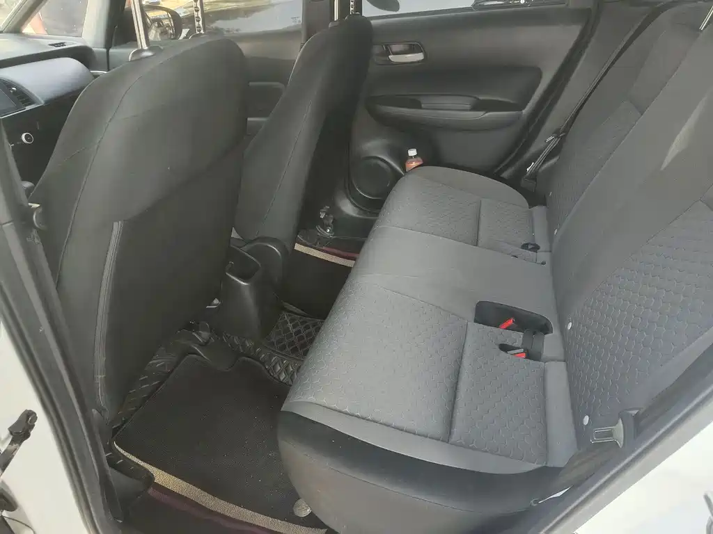 Honda Fit — миниатюра 7