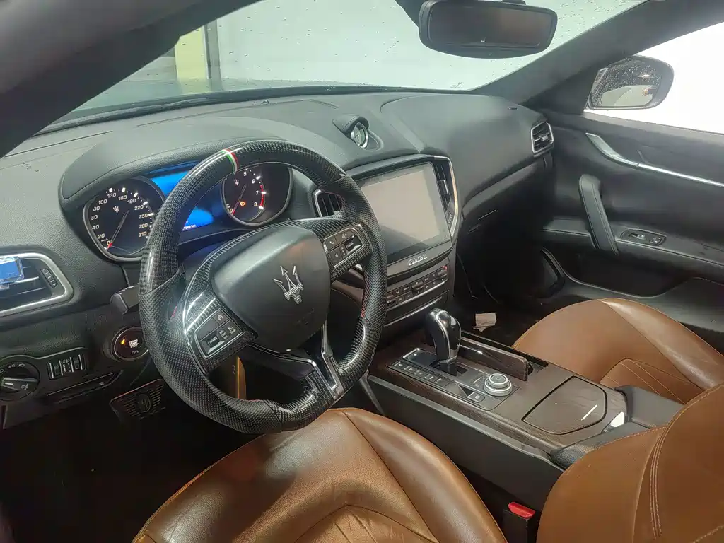 Maserati Ghibli — миниатюра 5