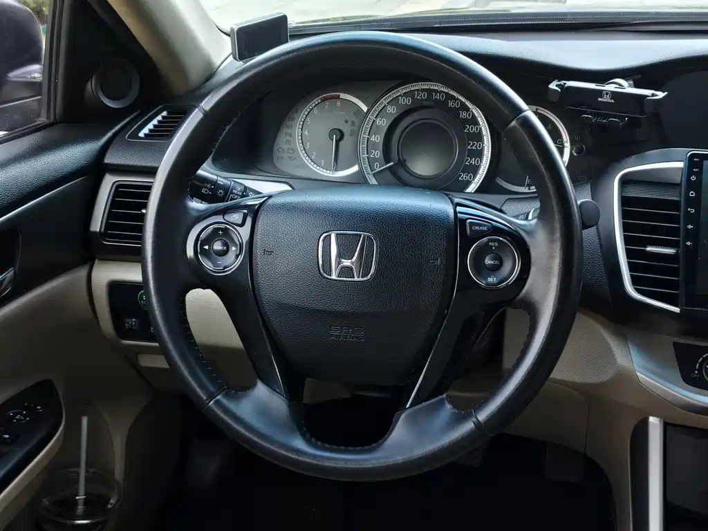 Honda Accord — миниатюра 6