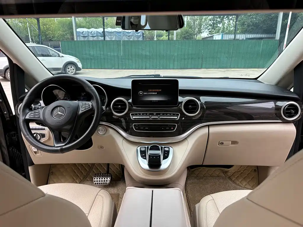 Mercedes-Benz V-Class — миниатюра 13