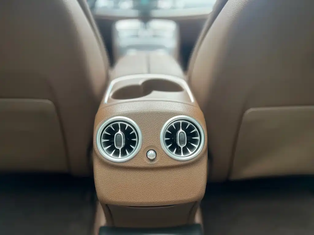 Mercedes-Benz E-Class — миниатюра 24