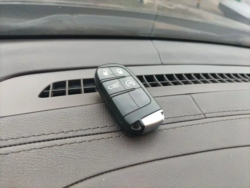 Jeep Grand Cherokee (Import) — миниатюра 9