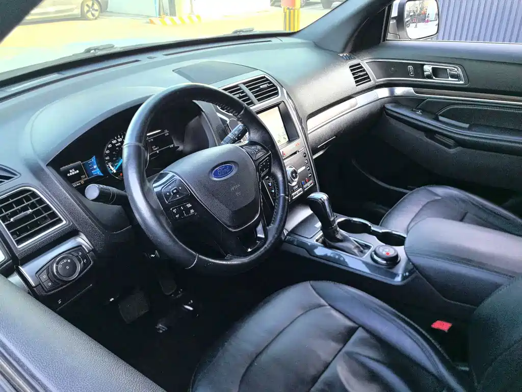 Ford Explorer (Import) — миниатюра 11