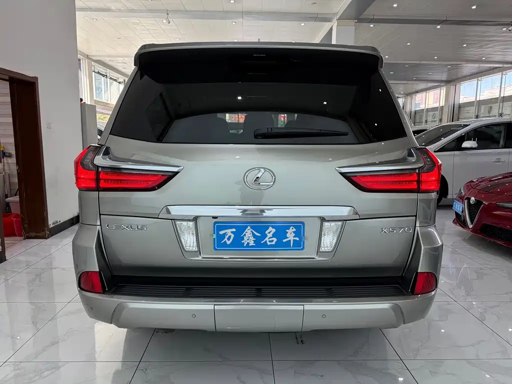 Lexus LX — миниатюра 19