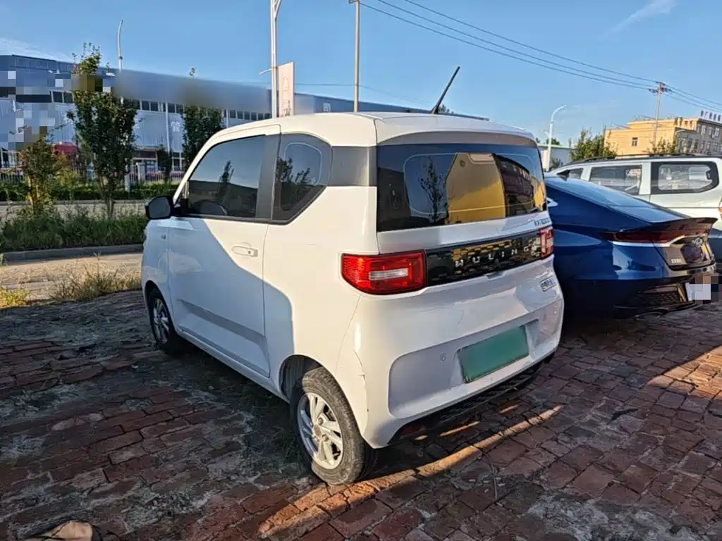 Wuling MINIEV — миниатюра 5