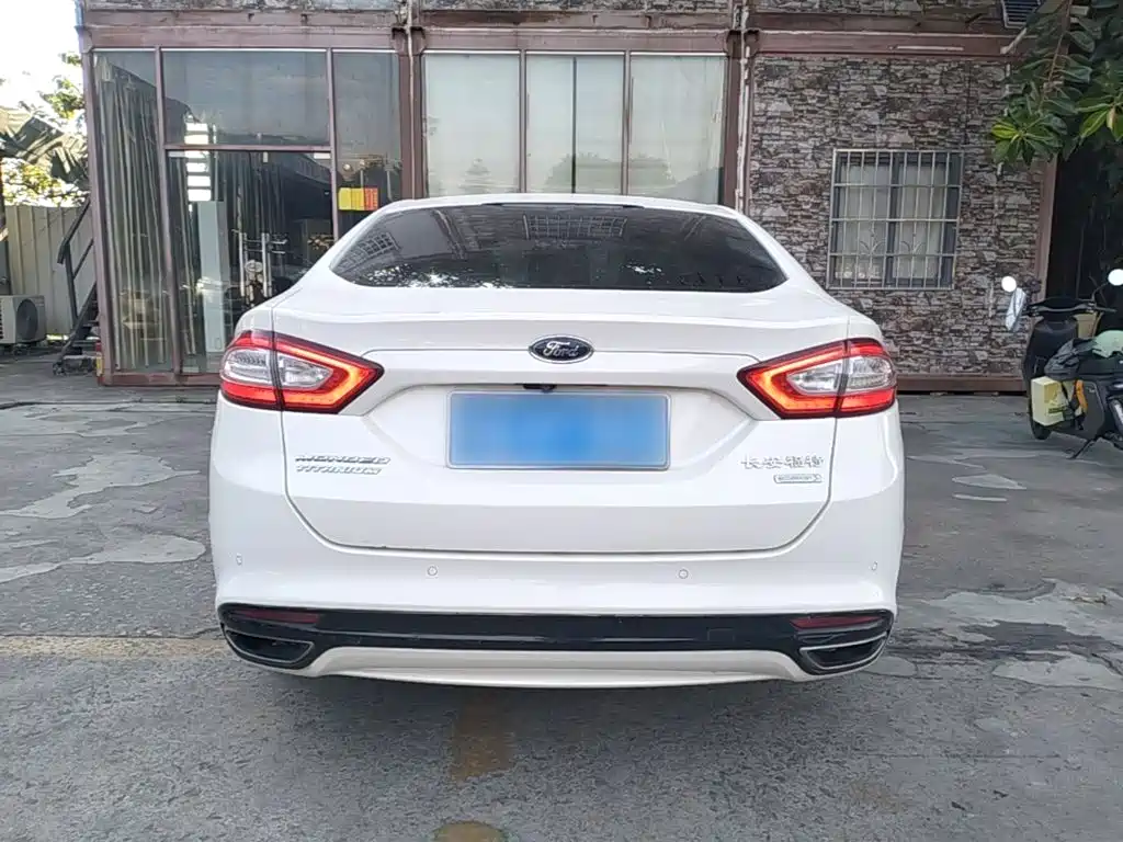 Ford Mondeo — миниатюра 6