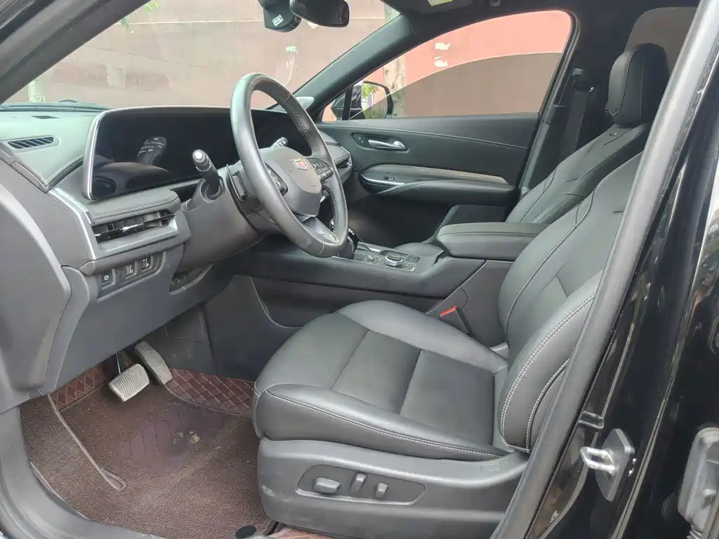 Cadillac XT4 — миниатюра 8