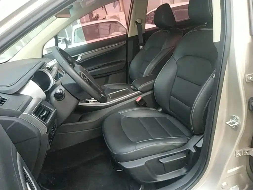 Geely Emgrand GS — миниатюра 15