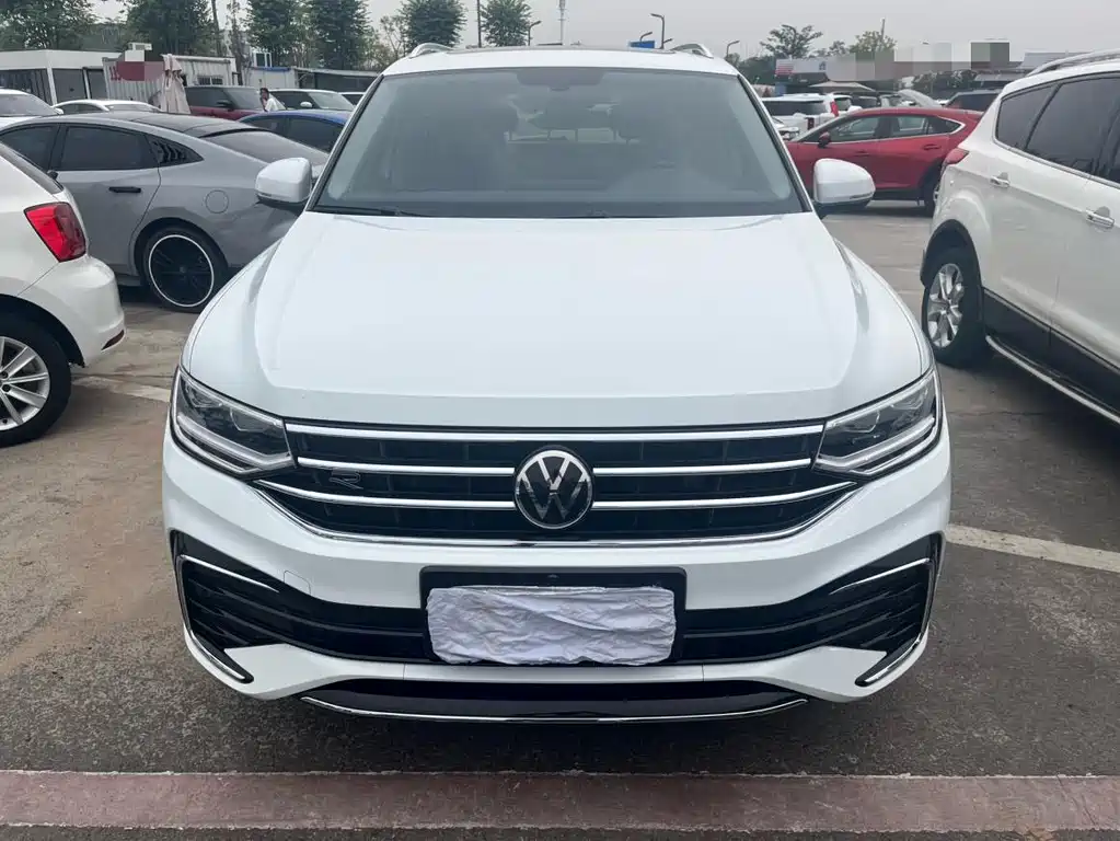 Volkswagen Tiguan L — миниатюра 2