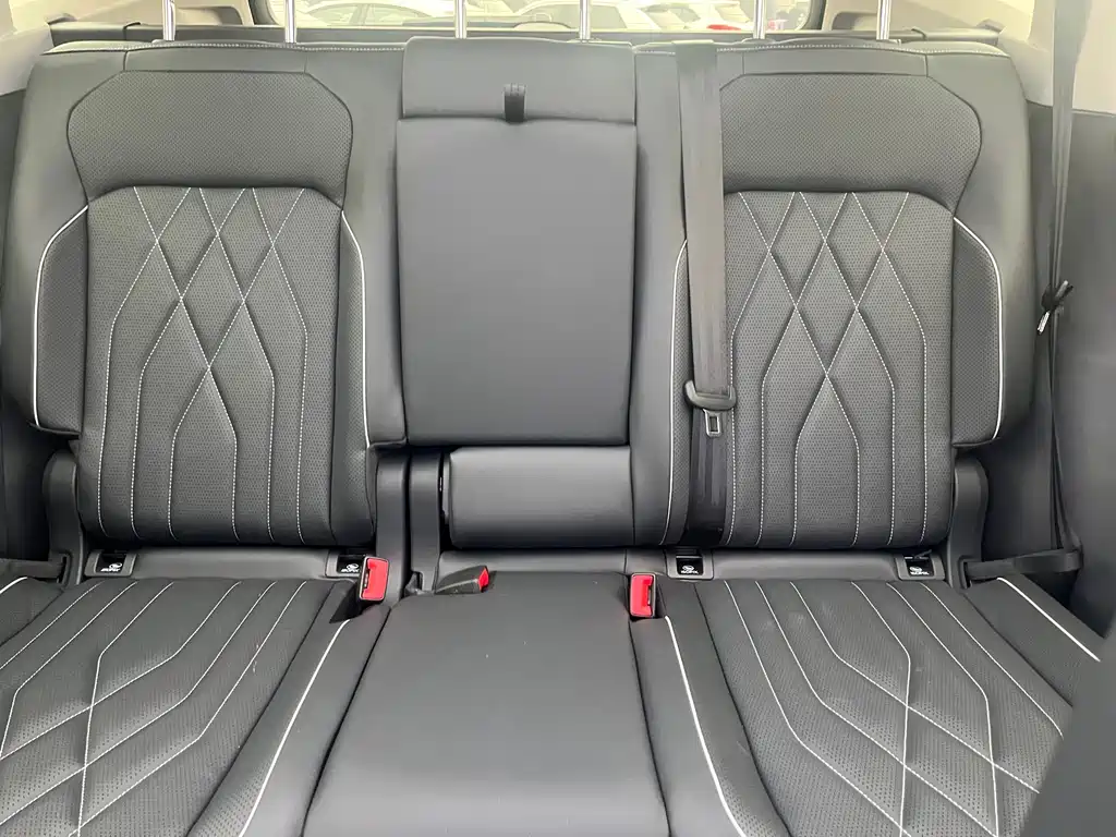Volkswagen Tiguan L — миниатюра 19