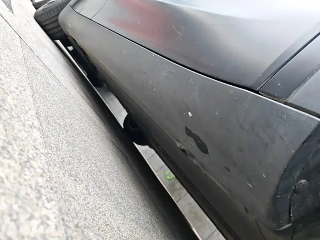Tesla Model Y — миниатюра 21
